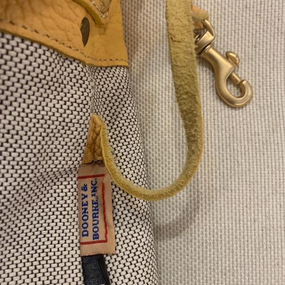 Dooney & Bourke Canvas Signature Hobo Purse Large w/Yellow Leather handle - Picture 12 of 15